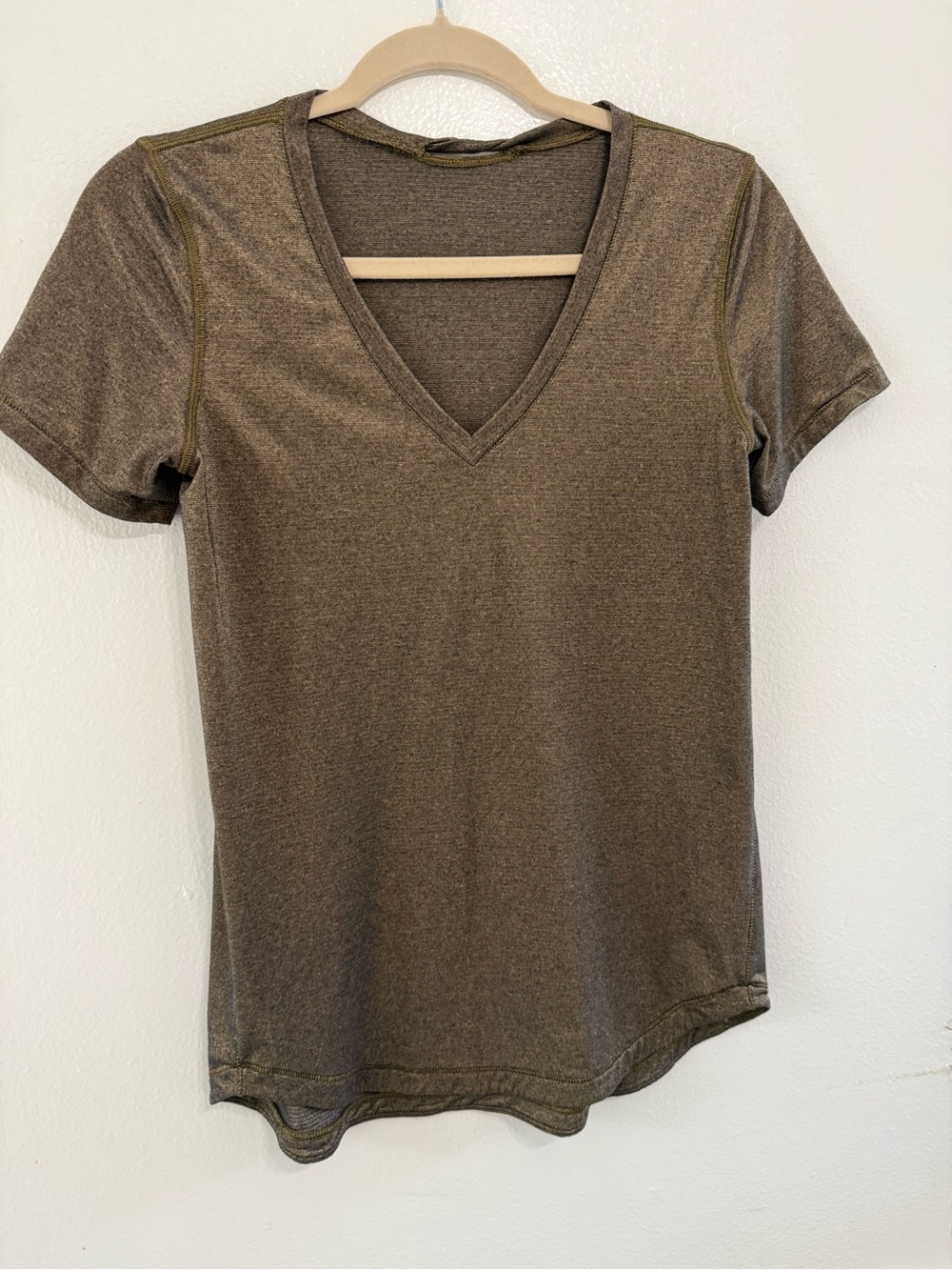 lululemon athletica Metallic Brown V-Neck Short Sleeve Tee